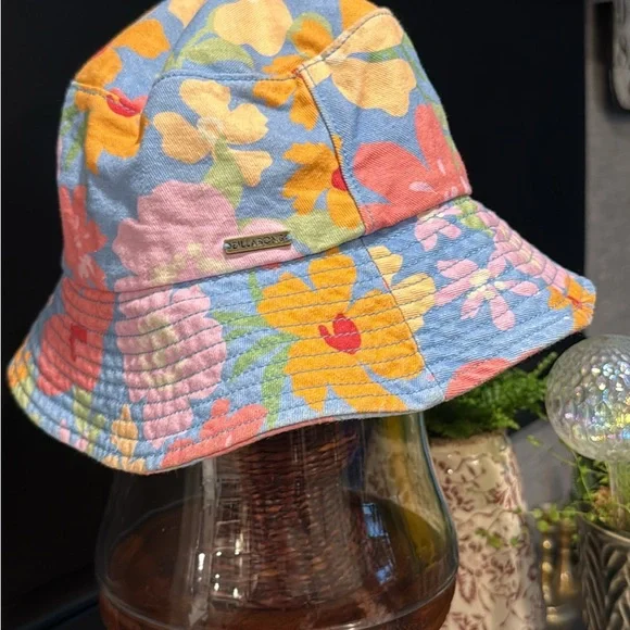 SOLD!!!
Billabong Floral Bucket Hat - Blue, Pink, Orange - Picture 1 of 1